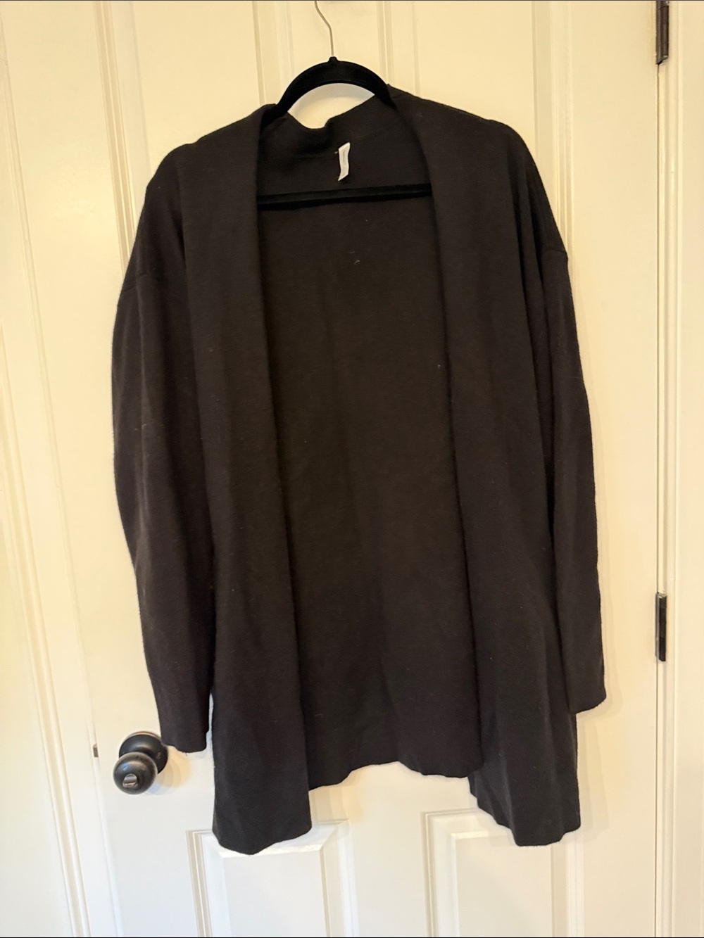 Gently worn GAP-BODY Women's Black Open-Front Cardigan Sweater, Size XL.